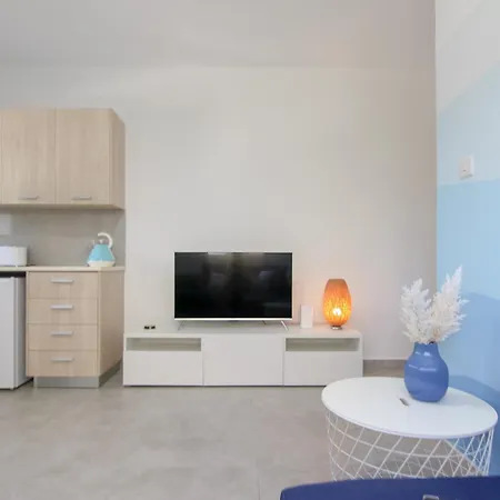 Phaedrus Living: Napa Blue Luxury Flat *